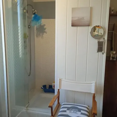 Maison De Famille A *